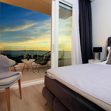 Karla Вилла Макарска