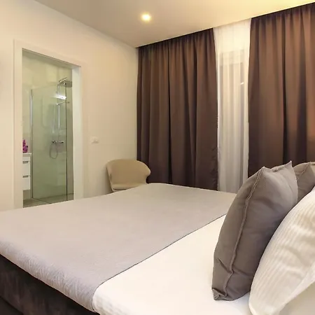 Karla Вилла Макарска