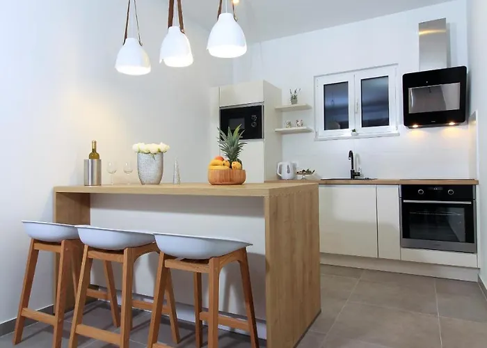 Karla Вілла Макарська