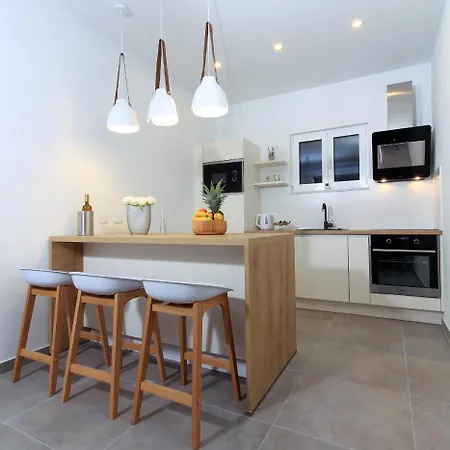 Karla Villa Makarska