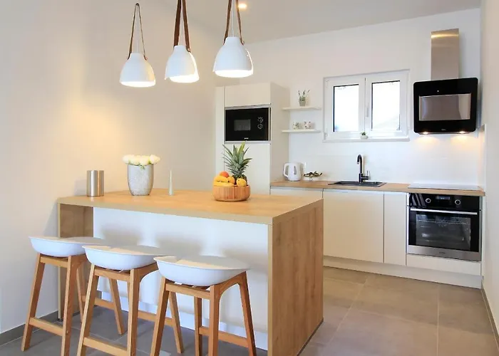 Karla * 马卡尔斯卡